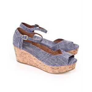 TOMS • NWT • Chambray Wedges • Cork Platform